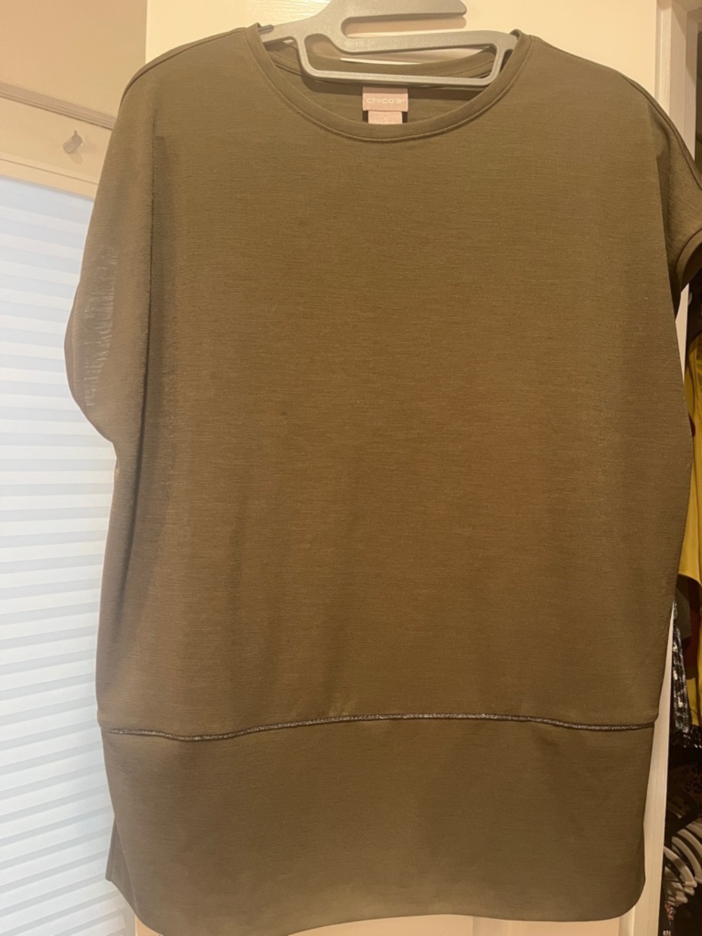Chico's  Olive Crewneck Short-Sleeve Sweater size S (1)
